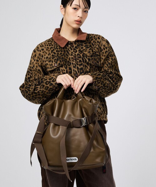 OUTDOOR PRODUCTS(アウトドアプロダクツ)の「【OUTDOOR PRODUCTS / アウトドアプロダクツ】2WAY巾着ベルトフェイクレザートートバッグM/フェイクレザー/トートバッグ(トートバッグ・レディース・ブラック/カーキ・フリー)」の1枚目の写真