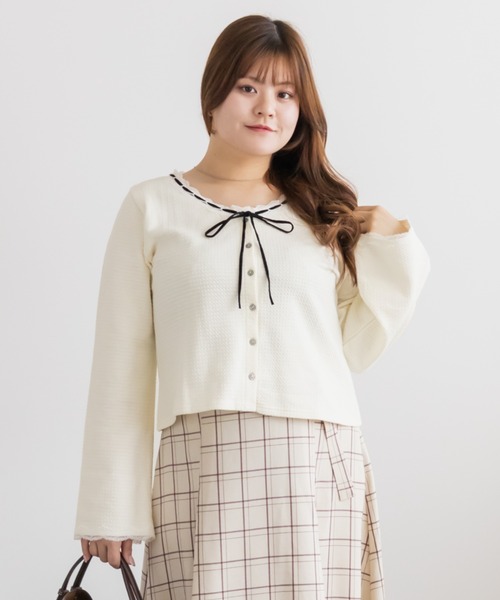 CLETTE(クレット)の「ベロアリボン&ハシゴレースカーディガン(カーディガン/ボレロ・レディース・ライトグレー/ブラック/アイボリー・LL/3L/4L)」の4枚目の写真