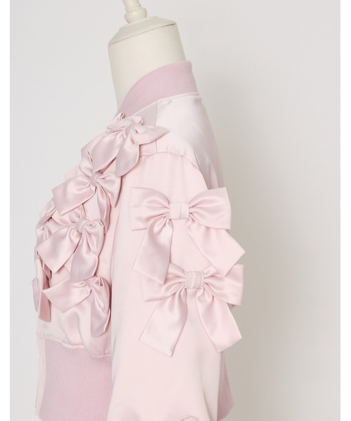 Fiorforte(フィオルフォルテ)の「many ribbon satin blouson(ブルゾン・レディース・ブラック/ピンク・FREE)」の22枚目の写真