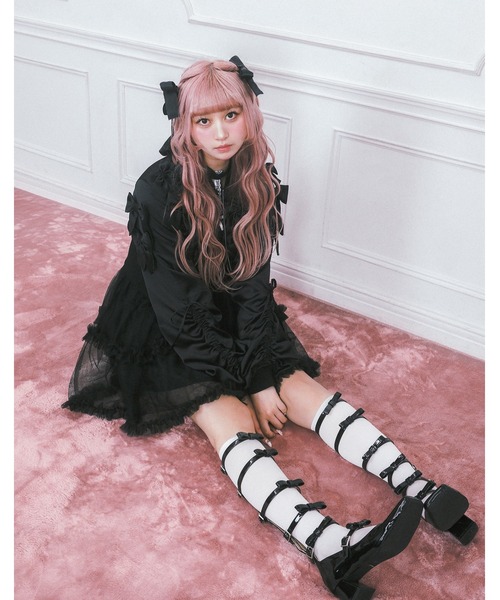Fiorforte(フィオルフォルテ)の「many ribbon satin blouson(ブルゾン・レディース・ブラック/ピンク・FREE)」の10枚目の写真