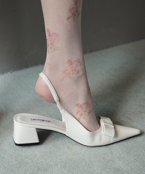 LE TALON（ルタロン）の「《/WEB+一部店舗限定》Le decore / ル デコレclassic ribbon パンプス（パンプス・レディース・ホワイト/ピンク/ベージュ系その他/ブラック×ブラック・25cm/24.5cm/24cm/23.5cm/23cm/22.5cm/22cm）」の2枚目の写真