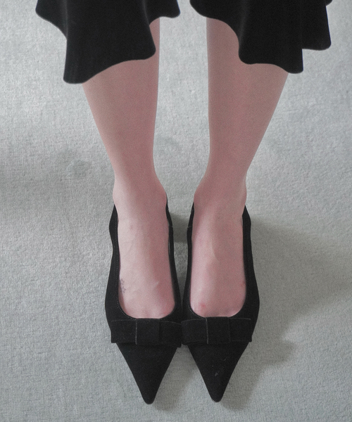 LE TALON（ルタロン）の「《/WEB+一部店舗限定》Le decore / ル デコレclassic ribbon パンプス（パンプス・レディース・ホワイト/ピンク/ベージュ系その他/ブラック×ブラック・25cm/24.5cm/24cm/23.5cm/23cm/22.5cm/22cm）」の7枚目の写真