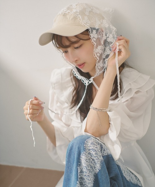 AND COUTURE(アンドクチュール)の「ラッフルフリルブラウス(シャツ/ブラウス・レディース・ベージュ/ブラック/オフホワイト・FREE)」の7枚目の写真