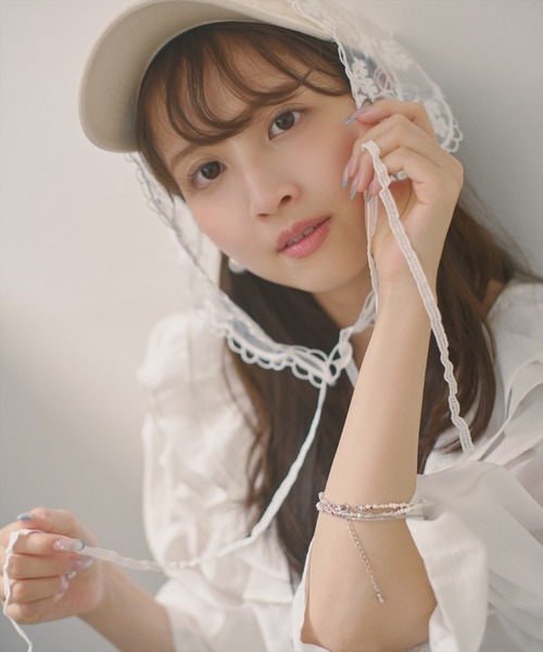 AND COUTURE(アンドクチュール)の「ラッフルフリルブラウス(シャツ/ブラウス・レディース・ベージュ/ブラック/オフホワイト・FREE)」の8枚目の写真