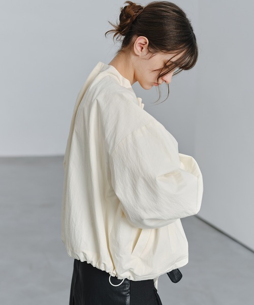 tageechita(タジチタ)の「【tageechita】ドロストギャザー クロップドブルゾン(ブルゾン・レディース・グレー/アイボリー・S/M/L)」の13枚目の写真