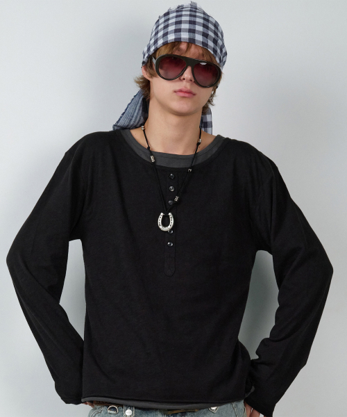 THEVINYLHOUSE(ザバイニルハウス)の「BUTTON LAYERED LS TEE ブラック(Tシャツ/カットソー・レディース・その他・SMALL/MEDIUM/LARGE)」の4枚目の写真