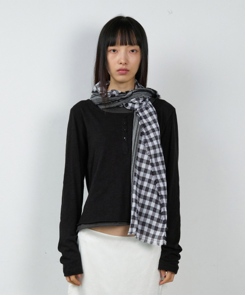 THEVINYLHOUSE(ザバイニルハウス)の「BUTTON LAYERED LS TEE ブラック(Tシャツ/カットソー・レディース・その他・SMALL/MEDIUM/LARGE)」の9枚目の写真