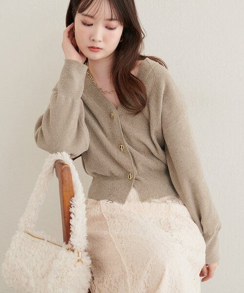 natural couture(ナチュラルクチュール)の「もちもちモールヤーンハトメバーカーディガン(カーディガン/ボレロ・レディース・ピンクベージュ/ボルドー/ブラウン/グレイッシュベージュ/アイボリー・FREE)」の4枚目の写真
