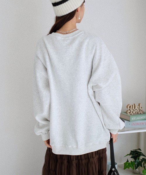 Rejoule(リジュール)の「刺繍ロゴ入り ビッグシルエットスウェット(スウェット・レディース・ブラウン/アイボリー/グレー・FREE)」の10枚目の写真