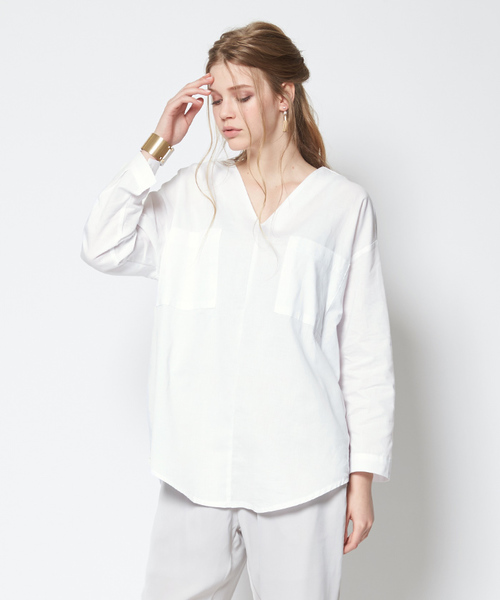 titivate（ティティベイト）の「Vﾈｯｸﾀﾞﾌﾞﾙﾎﾟｹｯﾄﾌﾞﾗｳｽ（シャツ/ブラウス・レディース・ベージュ/ホワイト/ブラック・M）」の2枚目の写真