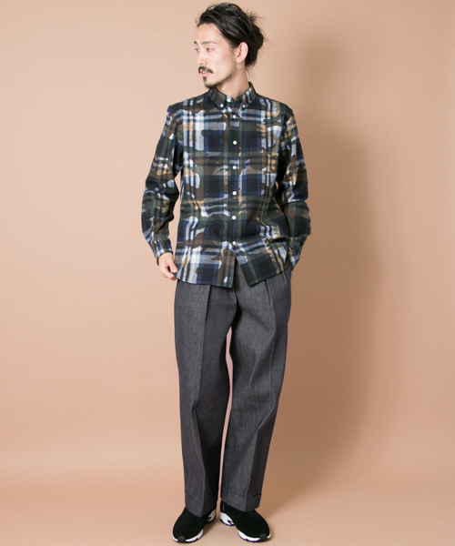 URBAN RESEARCH(アーバンリサーチ)の「zubon 10OZ 反応染め 2TUCK DENIM(デニムパンツ・メンズ・インディゴブルー・2/1/3)」の13枚目の写真