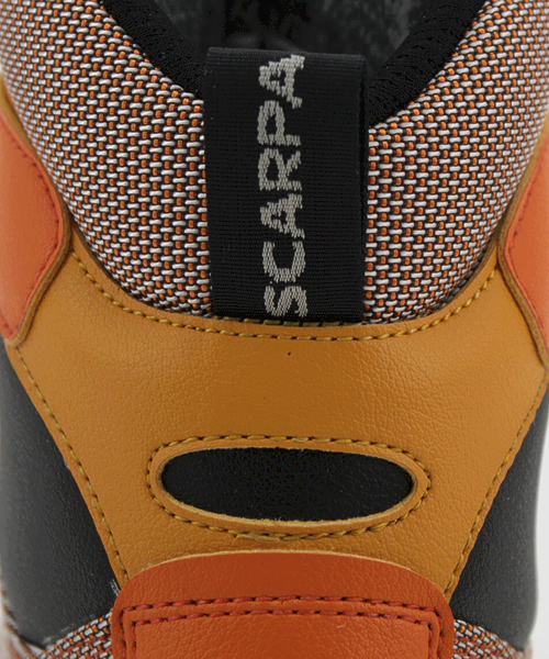 BEAMS（ビームス）の「SCARPA / “CHARMOZ GTX”（ブーツ・メンズ・オレンジ・41/42/43/44）」の3枚目の写真