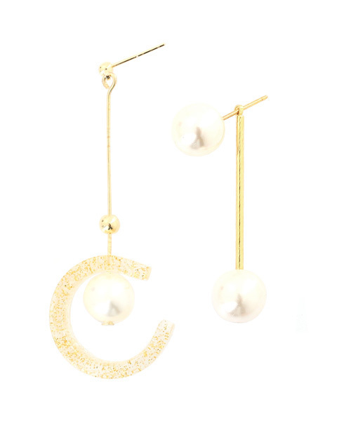 Luz Llena (NEY)（ラズレナニー）の「パール×クリアラメ・アンバランスピアス（ピアス（両耳用）・レディース・ゴールド/シルバー・ﾌﾘ-）」の6枚目の写真