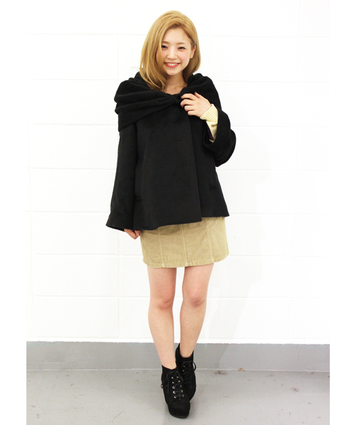 Kastane(カスタネ)の「BIGフードショートコート(その他アウター・レディース・グリーン/ブラック/レンガ/キャメル/ブラック系その他・FREE)」の3枚目の写真