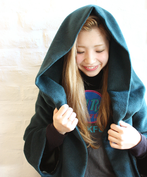 Kastane(カスタネ)の「BIGフードショートコート(その他アウター・レディース・グリーン/ブラック/レンガ/キャメル/ブラック系その他・FREE)」の6枚目の写真