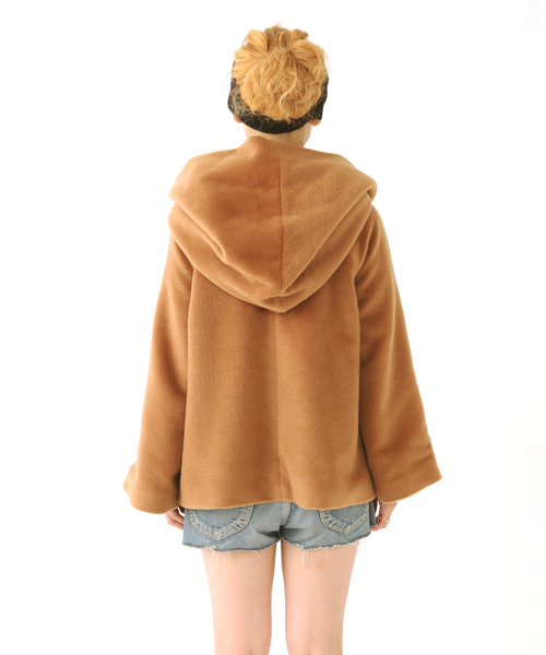 Kastane(カスタネ)の「BIGフードショートコート(その他アウター・レディース・グリーン/ブラック/レンガ/キャメル/ブラック系その他・FREE)」の7枚目の写真