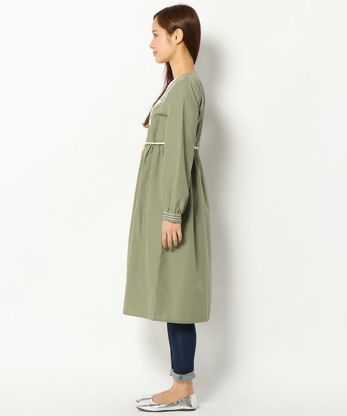 LBC(エルビーシー)の「カシュクールシャーリング刺繍ワンピース(ワンピース・レディース・オリーブ/ブルー・MEDIUM/LARGE)」の9枚目の写真