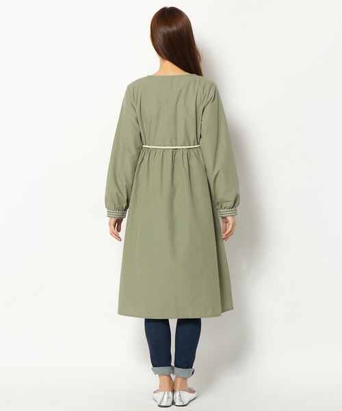 LBC(エルビーシー)の「カシュクールシャーリング刺繍ワンピース(ワンピース・レディース・オリーブ/ブルー・MEDIUM/LARGE)」の7枚目の写真