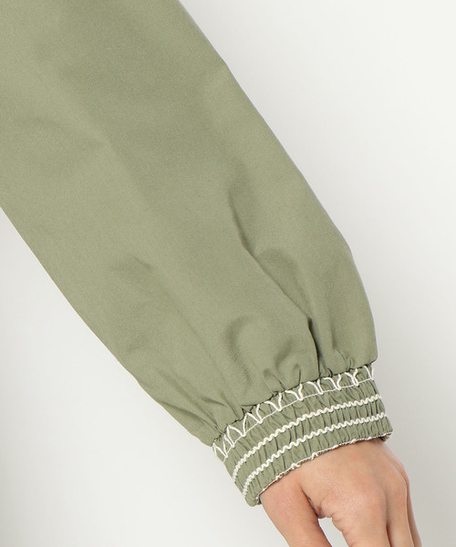 LBC(エルビーシー)の「カシュクールシャーリング刺繍ワンピース(ワンピース・レディース・オリーブ/ブルー・MEDIUM/LARGE)」の15枚目の写真