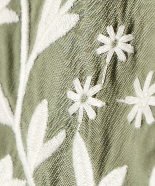 LBC(エルビーシー)の「カシュクールシャーリング刺繍ワンピース(ワンピース・レディース・オリーブ/ブルー・MEDIUM/LARGE)」の12枚目の写真