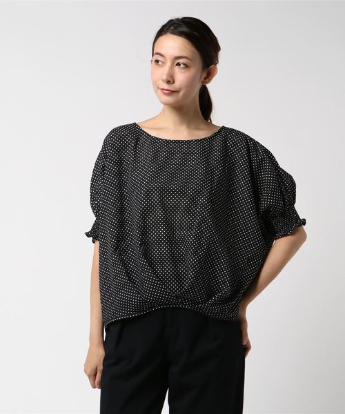 earth music&ecology（アースミュージックアンドエコロジー）の「・袖シャーリングプルオーバー ●（シャツ/ブラウス・レディース・カーキ/ブラック/オフホワイト/ライトベージュ/ホワイト/ドット・FREE）」の19枚目の写真