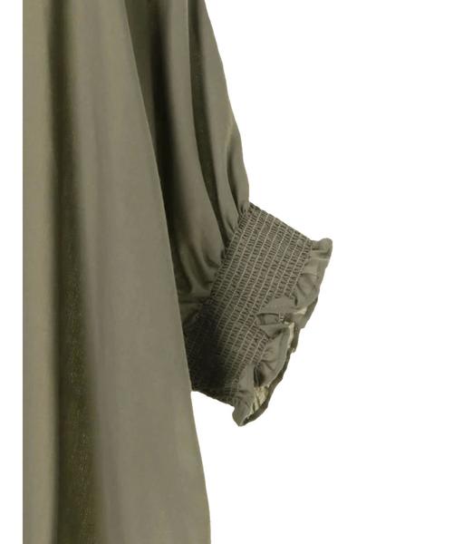 earth music&ecology（アースミュージックアンドエコロジー）の「・袖シャーリングプルオーバー ●（シャツ/ブラウス・レディース・カーキ/ブラック/オフホワイト/ライトベージュ/ホワイト/ドット・FREE）」の17枚目の写真