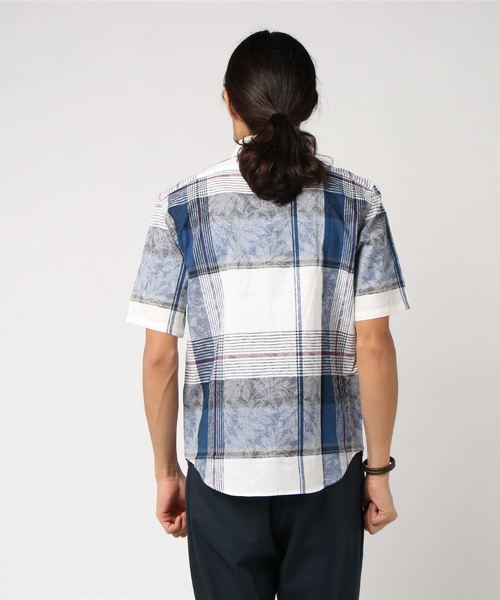 MEN'S BIGI(メンズビギ)の「半袖リーフジャガード チェックシャツ(シャツ/ブラウス・メンズ・サックスブルー/トリコロール・S/M/L)」の4枚目の写真