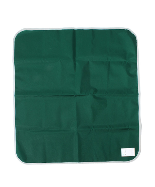 こども ビームス（コドモビームス）の「こども ビームス / レジャーシート S（トラベルグッズ・キッズ・ベージュ/ピンク/イエロー/グリーン/ブルー/オリーブ・SMALL）」の4枚目の写真