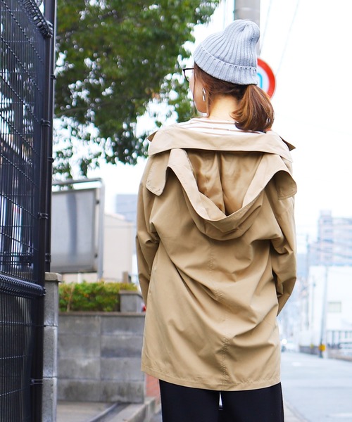 reca（レカ）の「【ZOZOTOWN限定】フード取り外しOK! ショート丈トレンチコート 2019S/S（トレンチコート・レディース・ベージュ/カーキ/ブルー系その他・M/L）」の4枚目の写真