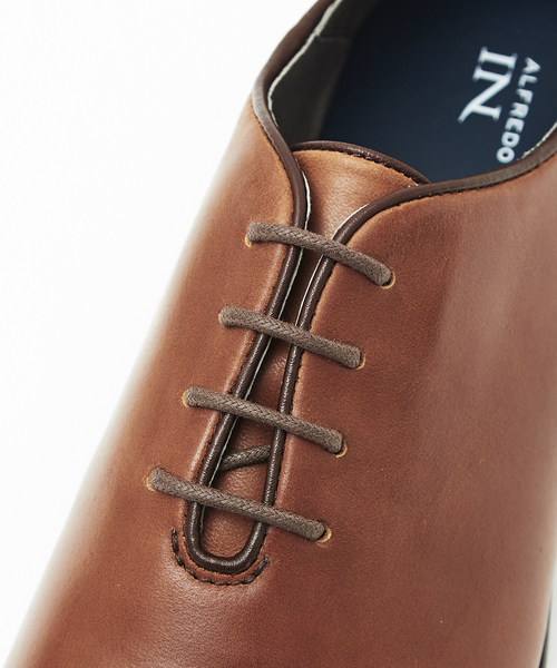 alfredoBANNISTER（アルフレッドバニスター）の「【極柔レザー】ホールカットシューズ（ドレスシューズ・メンズ・ブラック/キャメル/ネイビー・39/40/41/42/43/44）」の5枚目の写真