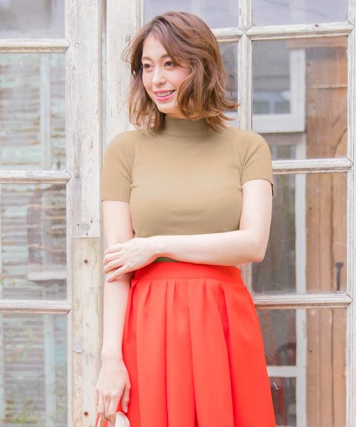 KOBE LETTUCE（コウベレタス）の「V字編み半袖ハイネックリブニットプルオーバー（ニット/セーター・レディース・ベージュ/グレー/ブラック/オフホワイト/マスタード/コーラル/サックスブルー・FREE）」の5枚目の写真