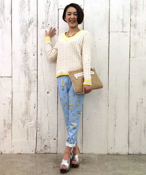 DISCOAT（ディスコート）の「【Discoat】ライン入りVネックプルオーバー（ニット/セーター・レディース・オフホワイト/ライトブルー/モカ・ﾌﾘ-）」の6枚目の写真