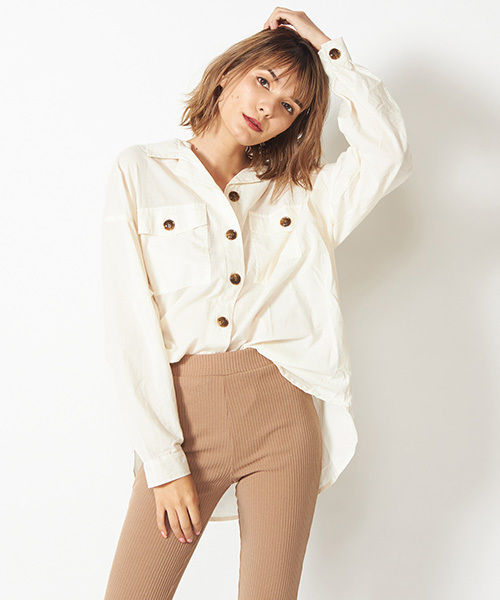 SPIRALGIRL（スパイラルガール）の「コットンオーバーシャツ（シャツ/ブラウス・レディース・オフホワイト/ブラウン/ベージュ・FREE）」の2枚目の写真