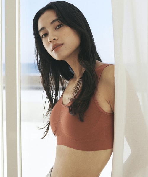 aimerfeel（エメフィール）の「楽フィット 夢ごこち ナイトブラ 単品ブラジャー/ホックなし/ノンワイヤー（ナイトブラ・レディース・ブラック/ピンク/ネイビー/ブラウン/チャコールグレー/ベージュ/カーキ/ダークネイビー/アイボリー/ピンクベージュ/パープル/モカ/シルバーグレー/ブラウン系1/グリーン・MEDIUM/LARGE/SMALL/X-LARGE）」の5枚目の写真