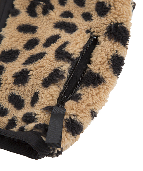 X-girl Stages(エックスガールステージス)の「LEOPARD FLUFFY VEST (4T~7T)(ベスト・キッズ・ブラック/ベージュ/マルチ・5T/4T/6T/7T)」の8枚目の写真