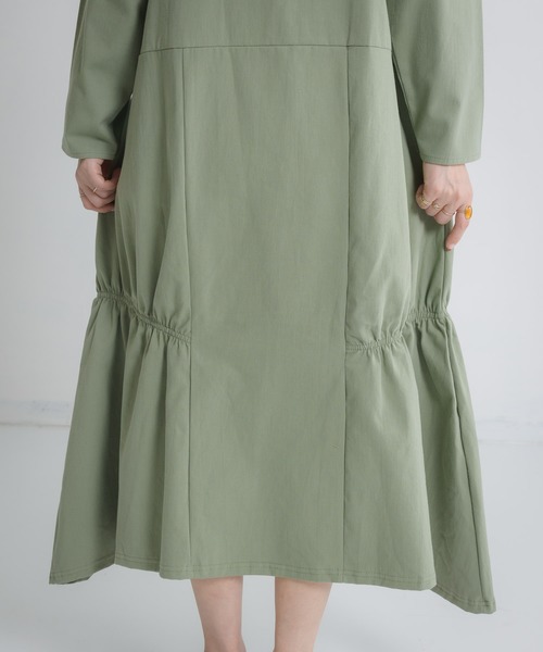 Libra Cue（リブラ キュー）の「Libra シャーリングティアードワンピース（ワンピース・レディース・アイボリー/ブラック/グリーン・FREE）」の5枚目の写真