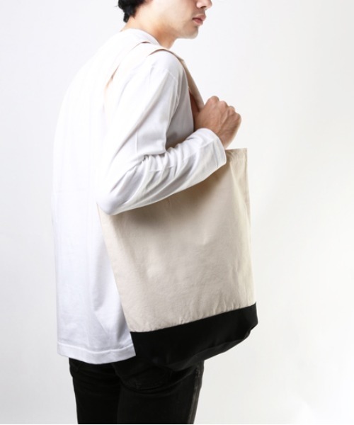 United Athle（ユナイテッドアスレ）の「United Athle/【3サイズ展開】レギュラーキャンバス 無地 トートバッグ（トートバッグ・メンズ・ホワイト/ブラック/ネイビー/ホワイト×ブラック/ホワイト×ネイビー/モカ/オリーブ/テラコッタ/スモークピンク/セージグリーン/エンジ/ナチュラル/ダークネイビー/ダークパープル/インディゴブルー/ライトグレー/ミント/マスタード/レッド/ライトカーキ/ベビーピンク・LARGE/MEDIUM/SMALL）」の3枚目の写真