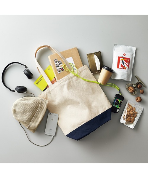 United Athle（ユナイテッドアスレ）の「United Athle/【3サイズ展開】レギュラーキャンバス 無地 トートバッグ（トートバッグ・メンズ・ホワイト/ブラック/ネイビー/ホワイト×ブラック/ホワイト×ネイビー/モカ/オリーブ/テラコッタ/スモークピンク/セージグリーン/エンジ/ナチュラル/ダークネイビー/ダークパープル/インディゴブルー/ライトグレー/ミント/マスタード/レッド/ライトカーキ/ベビーピンク・LARGE/MEDIUM/SMALL）」の4枚目の写真