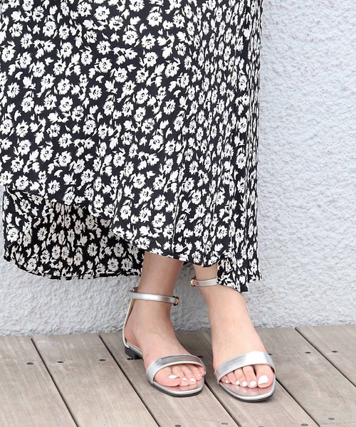 LibertyDoll（リバティードール）の「Liberty Doll / スクエアトゥセパレートストラップサンダル(4031)華奢ストラップサンダル（サンダル・レディース・ベージュ/マスタード/ブルー/ゴールド/レッド/シルバー/オレンジ/ブラック系その他/ネイビー/グレー/ホワイト/ブラック/グリーン/ベージュ系その他/アイボリー/グリーン系その他/オレンジ系その他・S/3L/SS/LL/L/M）」の16枚目の写真