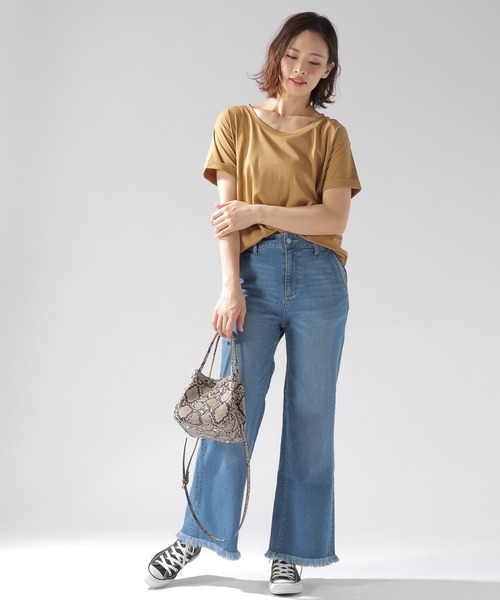 BAYFLOW(ベイフロー)の「カットオフフレアデニム(デニムパンツ・レディース・ライトブルー/ブルー・SMALL/MEDIUM)」の3枚目の写真