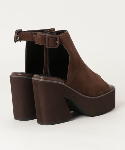 chumchum（チャムチャム）の「オープントゥーブーティー（フレアーヒール）（ブーツ・レディース・ブラック/ダークブラウン/ベージュ・LL/S/M/L）」の4枚目の写真