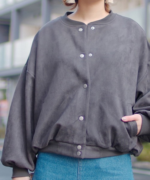 Fizz（フィズ）の「スウェードポンチスタジャン（スタジャン・レディース・アイボリー/グレイッシュベージュ/ピンクベージュ/グレイッシュブルー/チャコール/ブラック/モカ/スミクロ/ライトグリーン・M/L）」の4枚目の写真