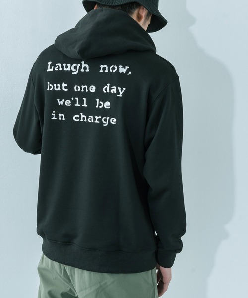 BRANDALISED（ブランダライズド）の「BANKSY/バンクシー LAUGH NOW P/O PARKA 裏毛ルーズスウェットパーカー（パーカー・メンズ・ベージュ/ブラック/ピンク/ホワイト・M/L/XL）」の8枚目の写真