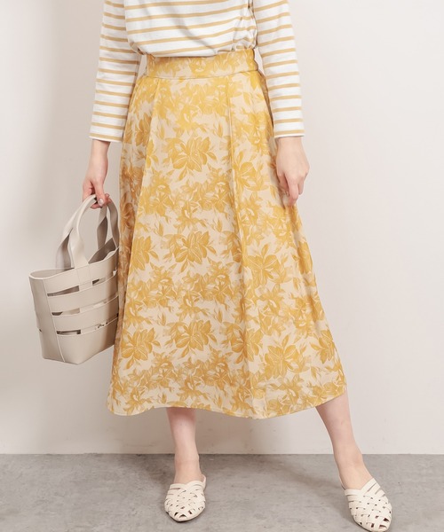 natural couture(ナチュラルクチュール)の「アートフラワージャガード柄タックフレアスカート(スカート・レディース・グリーン/ベージュ/イエロー・FREE)」の10枚目の写真