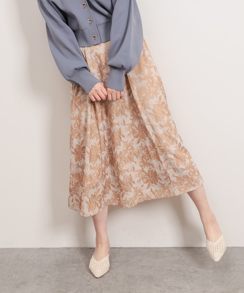 natural couture(ナチュラルクチュール)の「アートフラワージャガード柄タックフレアスカート(スカート・レディース・グリーン/ベージュ/イエロー・FREE)」の14枚目の写真
