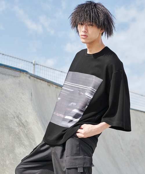 act'm(アクトム)の「アートフォトプリント ビッグシルエット半袖Tシャツ(Tシャツ/カットソー・メンズ・ホワイト/ブラック・S/M/L)」の8枚目の写真