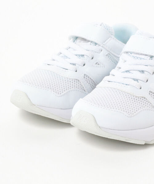 こども ビームス（コドモビームス）の「NEW BALANCE / YT570（17～22cm）（スニーカー・キッズ・ホワイト/ブラック・22/20/18/17/19/21/17.5/18.5/19.5/20.5/21.5）」の4枚目の写真