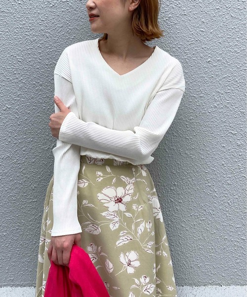 PICCIN（ピッチン）の「Vネックリブカットソー（Tシャツ/カットソー・レディース・ホワイト/ピンク/ブルーグレー・M）」の2枚目の写真