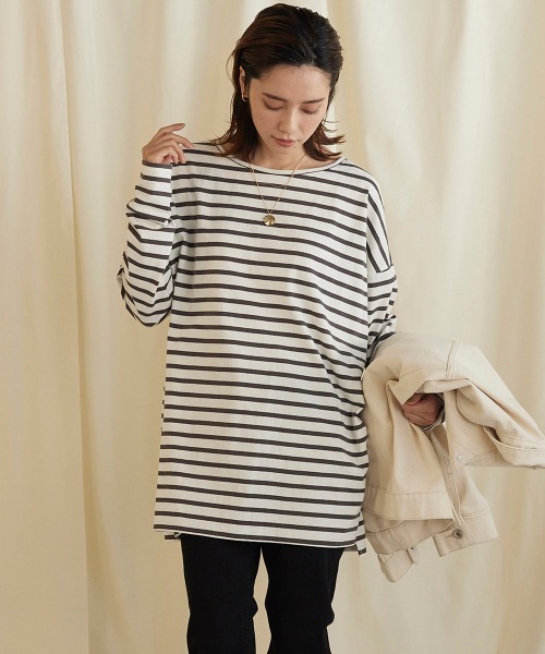 LIPSTAR（リップスター）の「ルーズボーダーロングTシャツ（Tシャツ/カットソー・レディース・ブラック系その他/グレー系その他/ダークネイビー・M）」の2枚目の写真