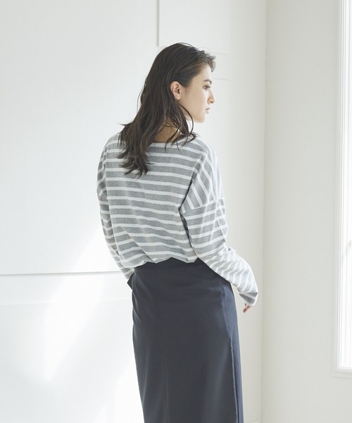 LIPSTAR（リップスター）の「ルーズボーダーロングTシャツ（Tシャツ/カットソー・レディース・ブラック系その他/グレー系その他/ダークネイビー・M）」の5枚目の写真